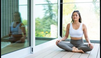 Μεταμορφωτική Ηρεμία: Τα Ολιστικά Οφέλη του Ενσυνείδητου Διαλογισμού